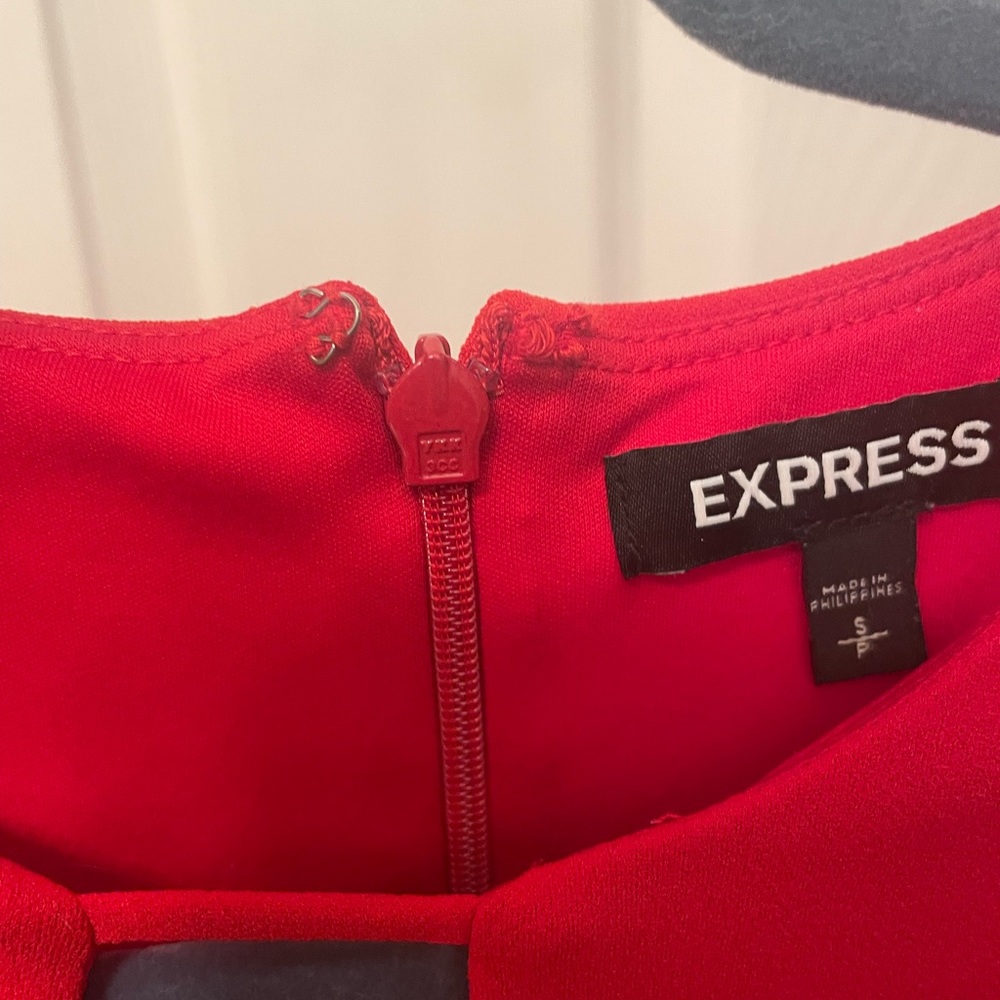 Red Dress - Picture 3 of 3